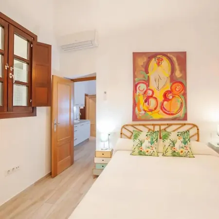 Monkeys Castilla Triana Apartament *